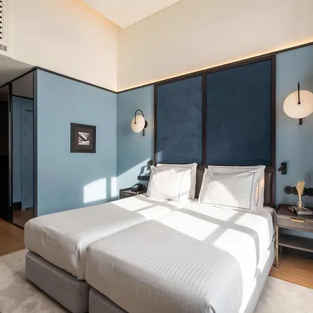 The Editory Riverside Hotel, An Historic