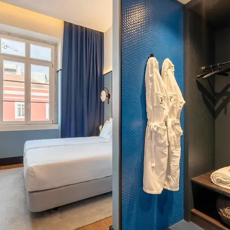 The Editory Riverside Hotel, An Historic