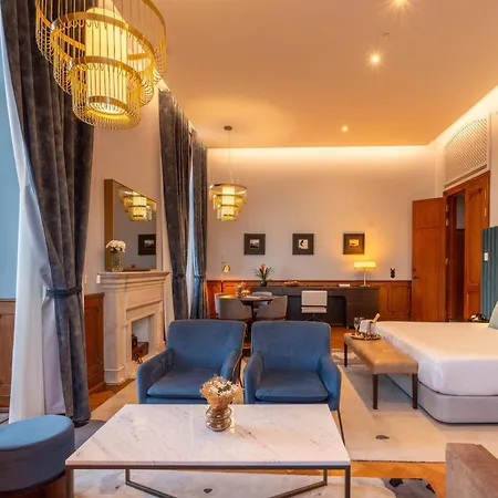 Hotel The Editory Riverside Hotel, An Historic