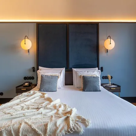The Editory Riverside Hotel, An Historic Hotel