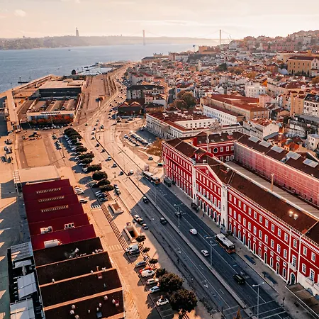 ホテル The Editory Riverside Hotel, An Historic 5*