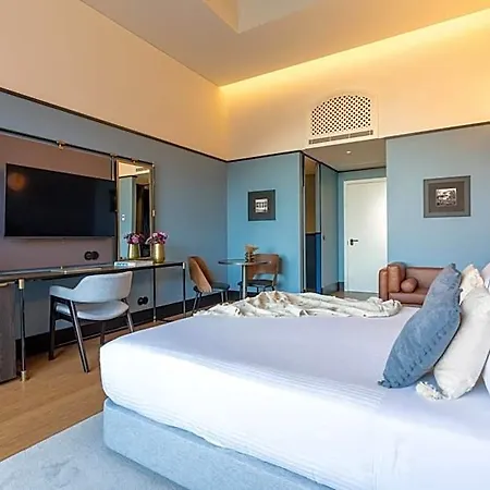 The Editory Riverside Hotel, An Historic