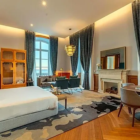The Editory Riverside Hotel, An Historic