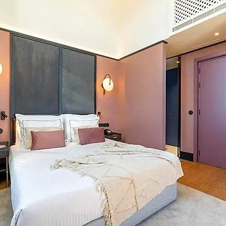 The Editory Riverside Hotel, An Historic