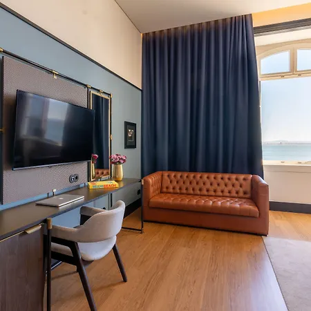 The Editory Riverside Hotel, An Historic Hotel
