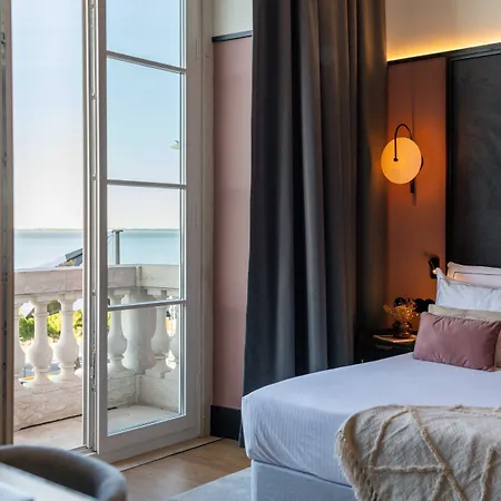 The Editory Riverside Hotel, An Historic 5*