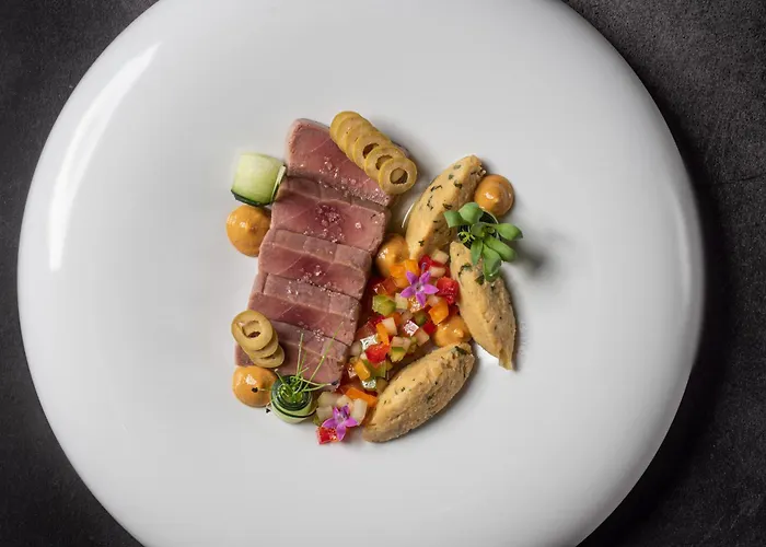 Отель The Editory Riverside Hotel, An Historic 5*