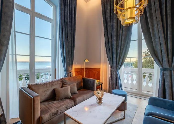 Отель The Editory Riverside Hotel, An Historic Лиссабон