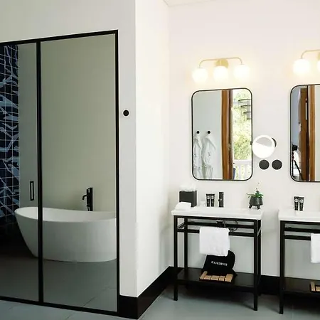 Hotel The Editory Riverside Hotel, An Historic