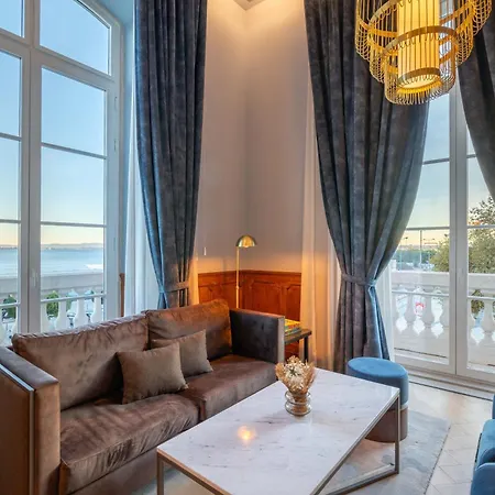 Otel The Editory Riverside Hotel, An Historic