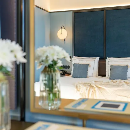 The Editory Riverside Hotel, An Historic Otel